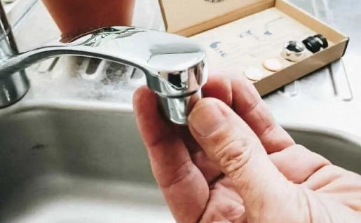Accessoires pour économiser l’eau : pourquoi adopter un kit complet pour robinet et douche ?